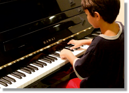 Klavier-Junge